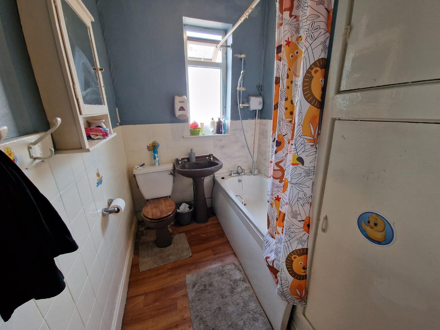 108 Kelvin Street, AshtonUnderLyne, OL7 0JE Pearson Ferrier Estate